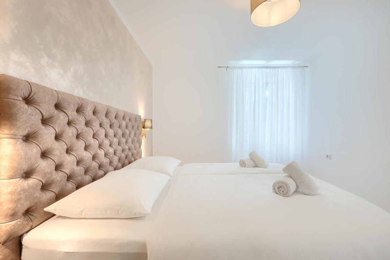 Calafati Apartment With Free Private Parking 리예카 외부 사진