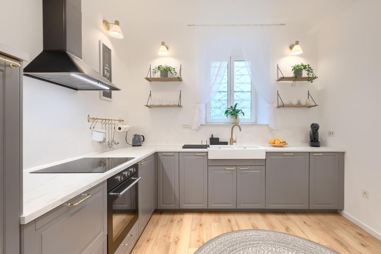Calafati Apartment With Free Private Parking 리예카 외부 사진