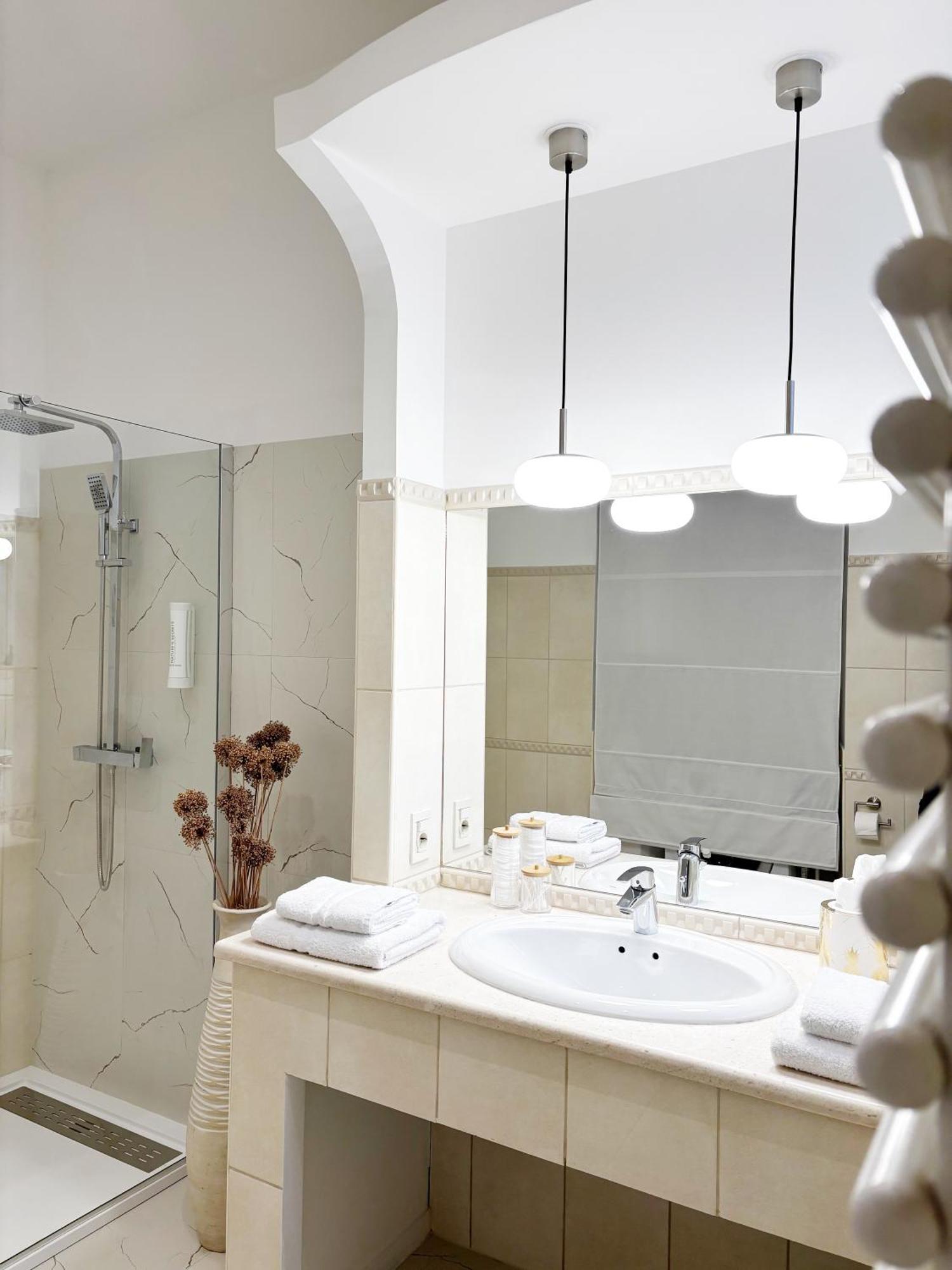 Calafati Apartment With Free Private Parking 리예카 외부 사진